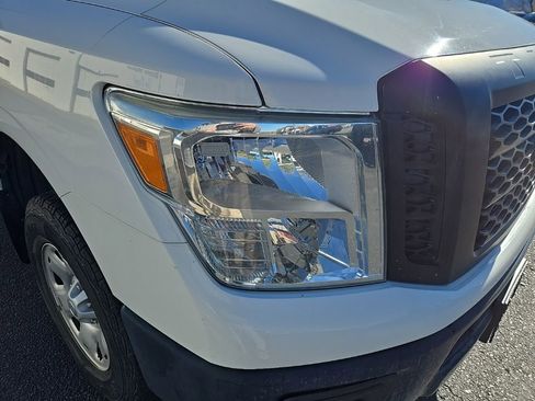 Used 2017 Nissan Titan S image 27
