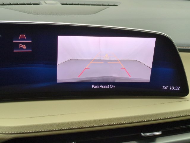 Used 2024 Cadillac XT4 Luxury w/ Cold Weather Package AWD/4WD image 15