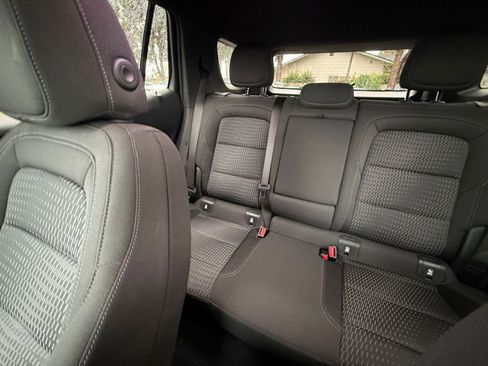 Used 2025 Chevrolet Equinox LT image 36