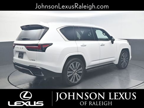 Used 2024 Lexus LX 600 4WD w/ Luxury Package image 9