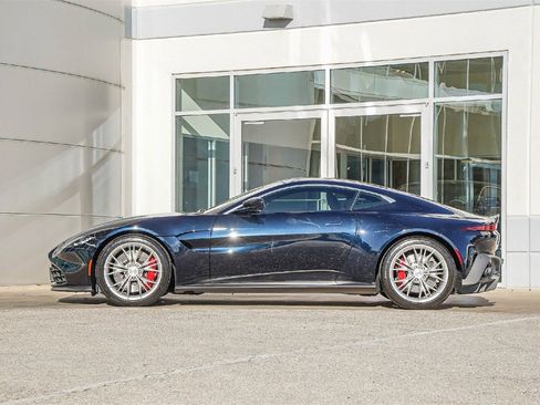 Used 2022 Aston Martin V8 Vantage Coupe image 13