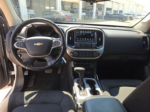 Used 2018 Chevrolet Colorado LT w/ LT Convenience Package RWD image 17