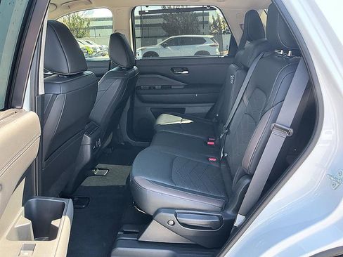 New 2026 Nissan Armada SL image 24