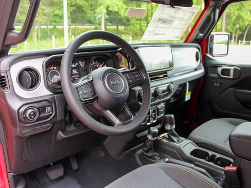 New 2025 Jeep Gladiator Sport image 10