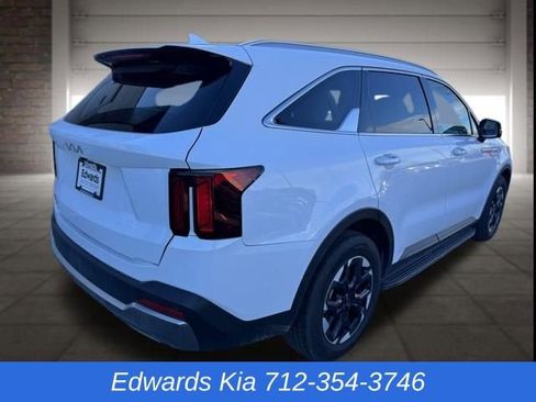 New 2025 Kia Sorento S image 7