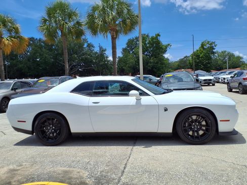 Used 2023 Dodge Challenger SRT Hellcat RWD image 8
