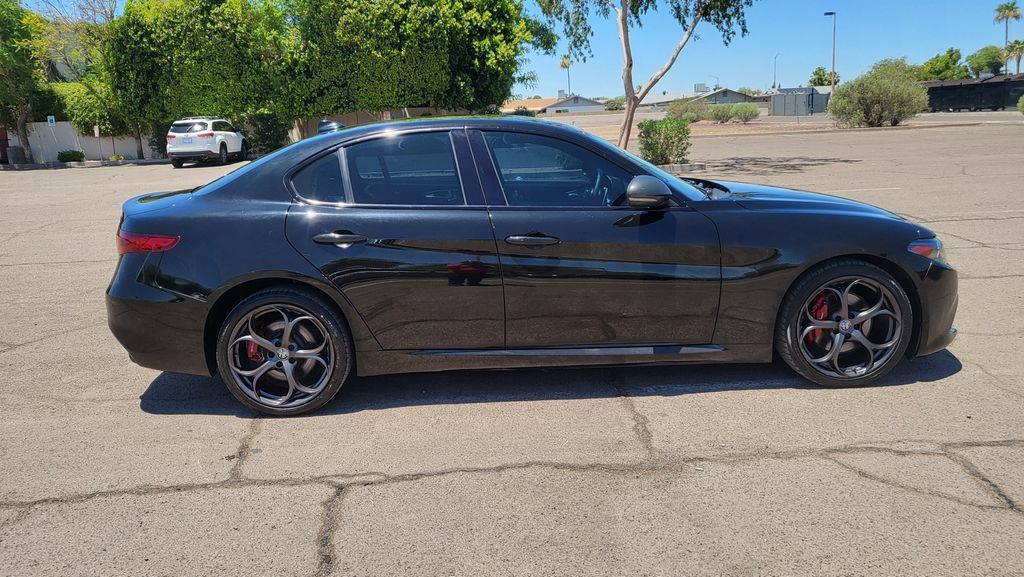 Used 2019 Alfa Romeo Giulia AWD w/ Quick Order Package 22J Sport image 12