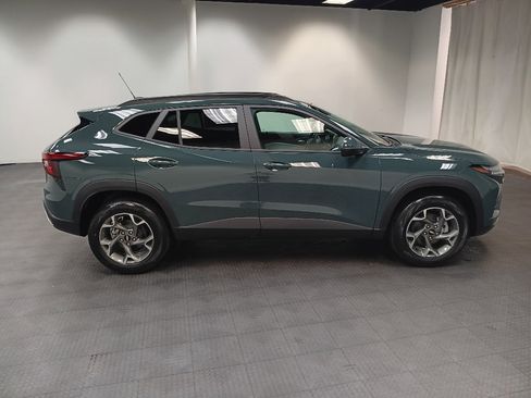 New 2026 Chevrolet Trax LT w/ Sunroof Package image 6