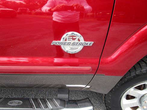 Used 2015 Ford F250 Lariat w/ Lariat Ultimate Package image 34