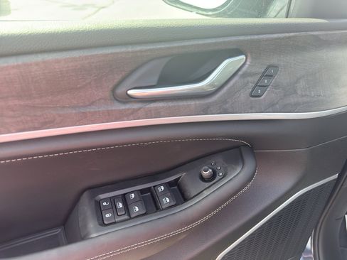 New 2026 Jeep Grand Cherokee L Limited AWD/4WD image 9