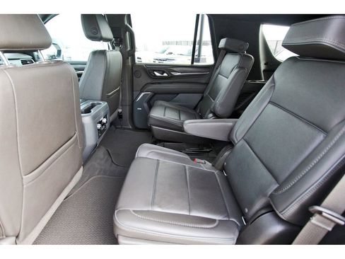 Used 2021 GMC Yukon Denali w/ Denali Premium Package image 7