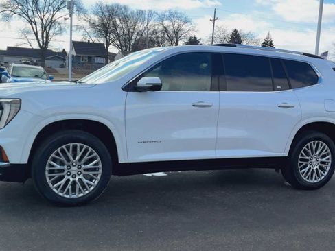 Used 2024 GMC Acadia Denali image 6