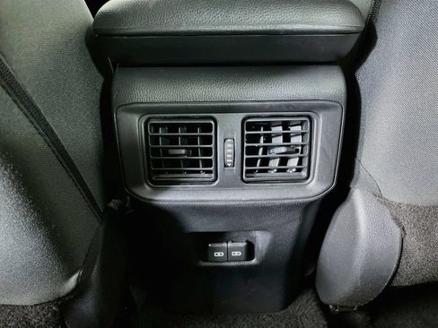 Used 2024 Toyota RAV4 XLE FWD image 32
