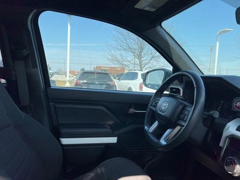 Used 2024 Toyota Tacoma TRD Off-Road image 34