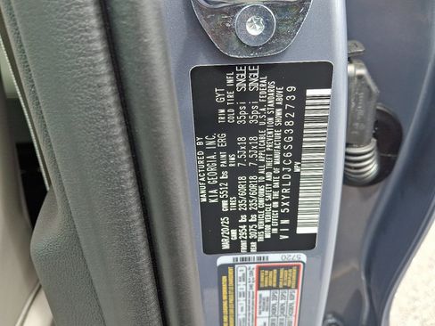 New 2025 Kia Sorento S image 17