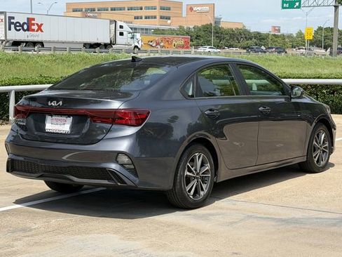 Used 2023 Kia Forte LXS FWD image 4