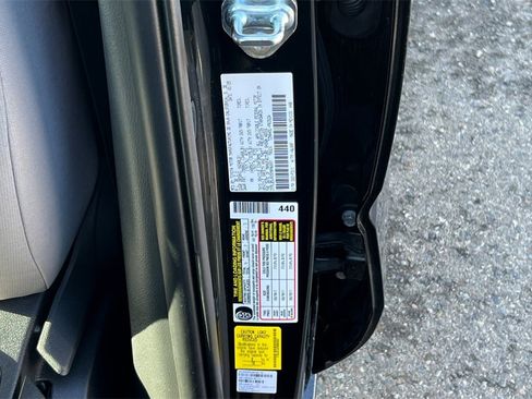 Certified 2025 Toyota Tacoma TRD Off-Road image 33