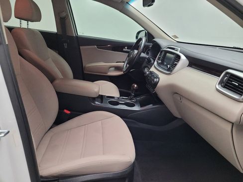 Used 2018 Kia Sorento FWD image 21