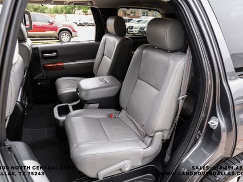 Used 2019 Toyota Sequoia Platinum AWD/4WD image 46