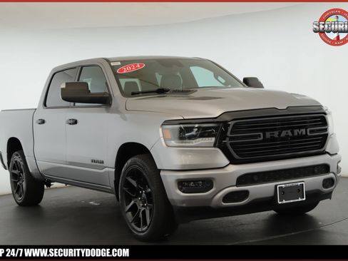 Used 2024 RAM 1500 Laramie AWD/4WD image 1