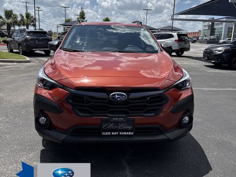 Used 2025 Subaru Crosstrek 2.5i Premium AWD/4WD image 2