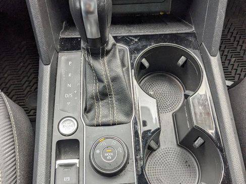 Used 2022 Volkswagen Atlas Cross Sport SEL R-Line image 26