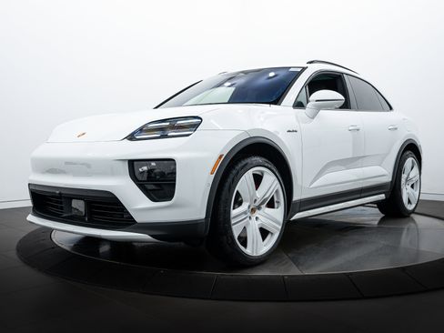New 2025 Porsche Macan 4S Electric image 1