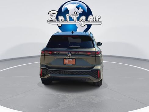 Used 2025 Volkswagen Tiguan SEL R-Line AWD/4WD image 3