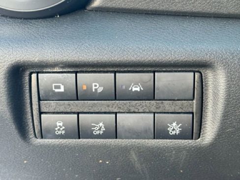 Used 2020 Nissan Versa S image 9