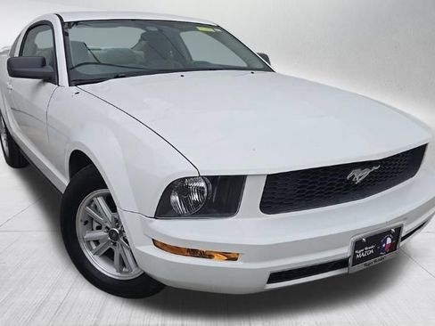 Used 2006 Ford Mustang Coupe image 3
