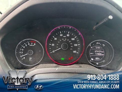 Used 2017 Honda HR-V EX image 6