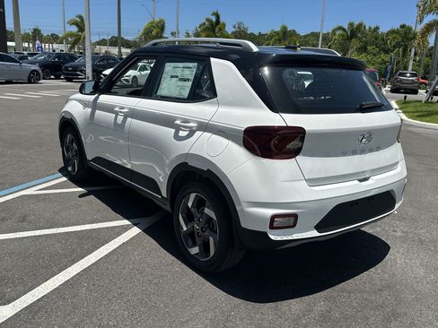 New 2025 Hyundai Venue Limited image 8