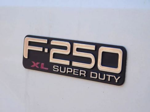 Used 2004 Ford F250 XL image 8