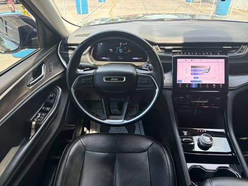 Used 2022 Jeep Grand Cherokee Limited AWD/4WD image 30