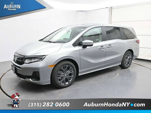 New 2026 Honda Odyssey Touring image 2