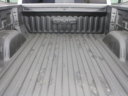 New 2026 GMC Sierra 1500 SLT image 21