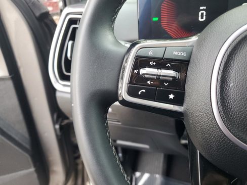 Certified 2025 Kia Sorento EX w/ EX Panoramic Sunroof Package image 26