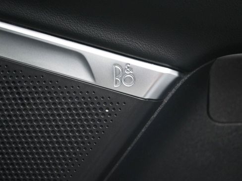 Used 2025 Ford Expedition Platinum image 9