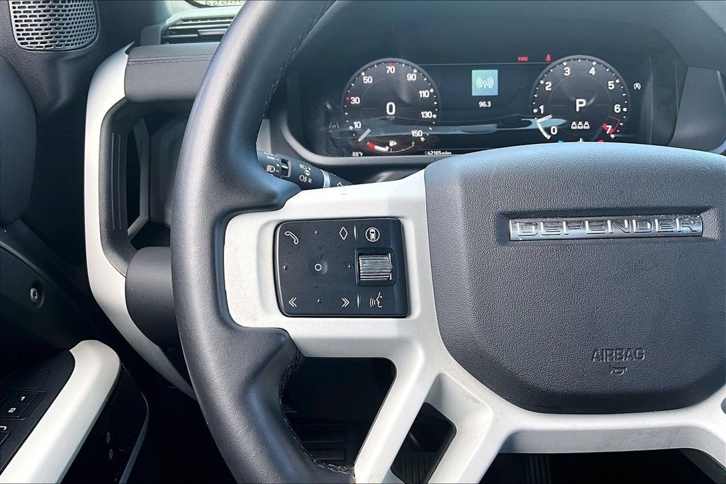 Certified 2024 Land Rover Defender 110 X-Dynamic SE AWD/4WD image 11