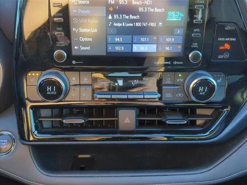 Certified 2022 Toyota Highlander XSE image 19