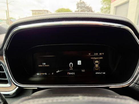 Used 2017 Lincoln Continental Select w/ Climate Package image 32