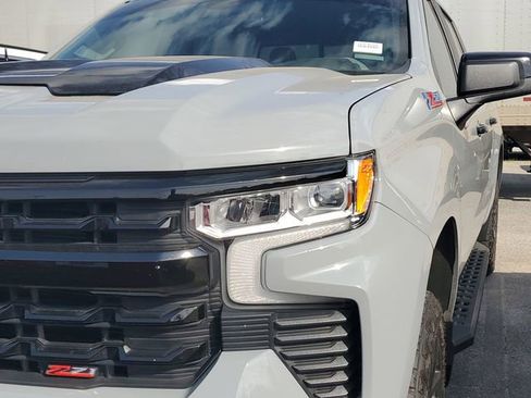 Used 2024 Chevrolet Silverado 1500 LT Trail Boss w/ Convenience Package II AWD/4WD image 3