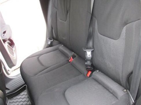Used 2016 Jeep Renegade Latitude AWD/4WD image 12