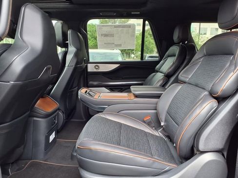 New 2026 Lincoln Navigator L Black Label AWD/4WD image 8
