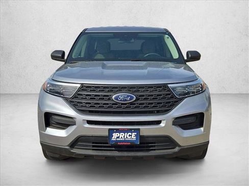 Used 2022 Ford Explorer image 2