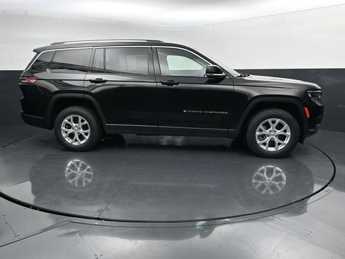 Used 2023 Jeep Grand Cherokee L Limited AWD/4WD image 9