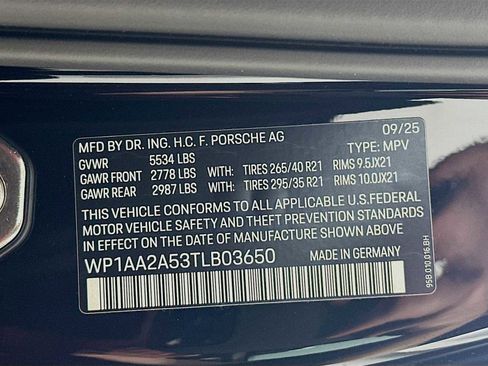 New 2026 Porsche Macan image 33