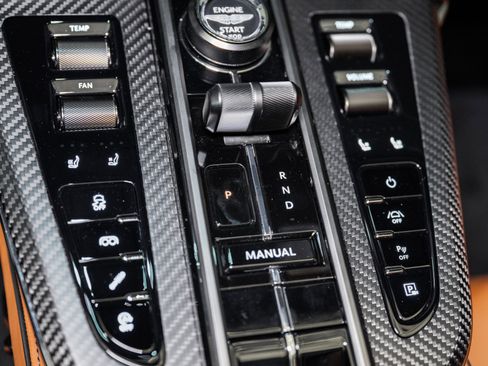 New 2026 Aston Martin V8 Vantage Roadster image 28