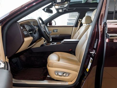 Used 2016 Rolls-Royce Ghost image 28
