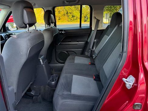 Used 2016 Jeep Patriot Latitude image 21